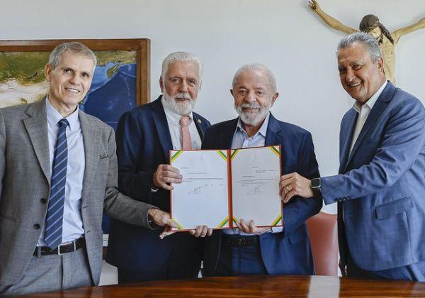 Lula segura ministro baiano no governo até o fim do ano