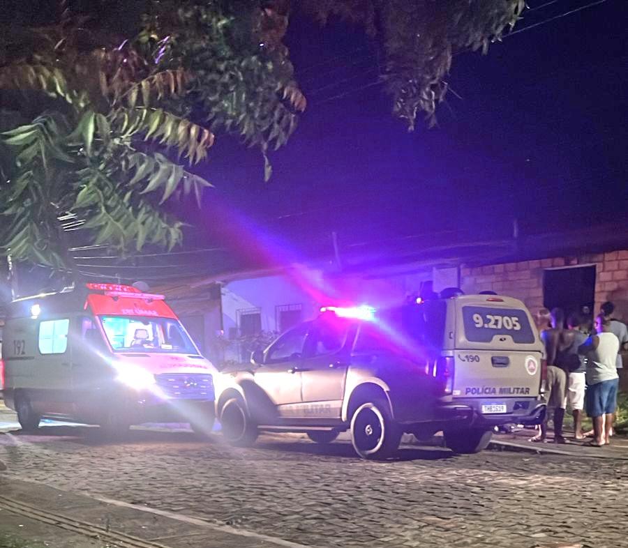 Homem é morto a tiros dentro de casa em Castro Alves