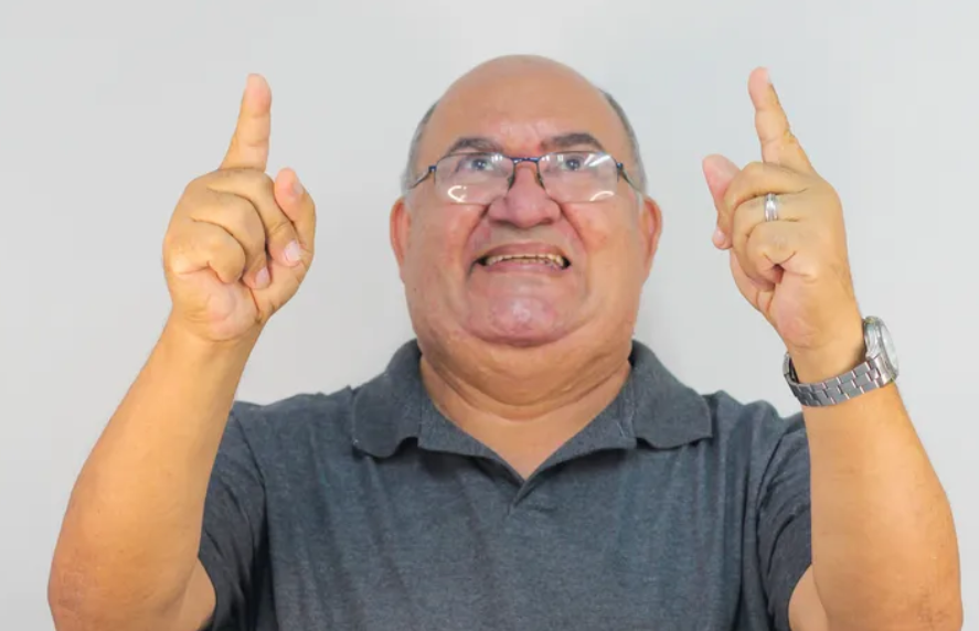 Jornalista esportivo Manoel Messias morre e deixa legado no rádio baiano