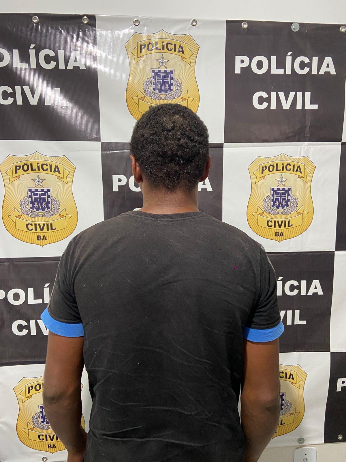 Polícia Civil cumpre mandado de prisão de investigado por latrocínio contra o próprio avô em Castro Alves