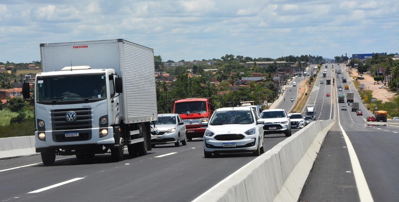Acidente grave na BR-116 deixa um morto e três feridos em Feira de Santana