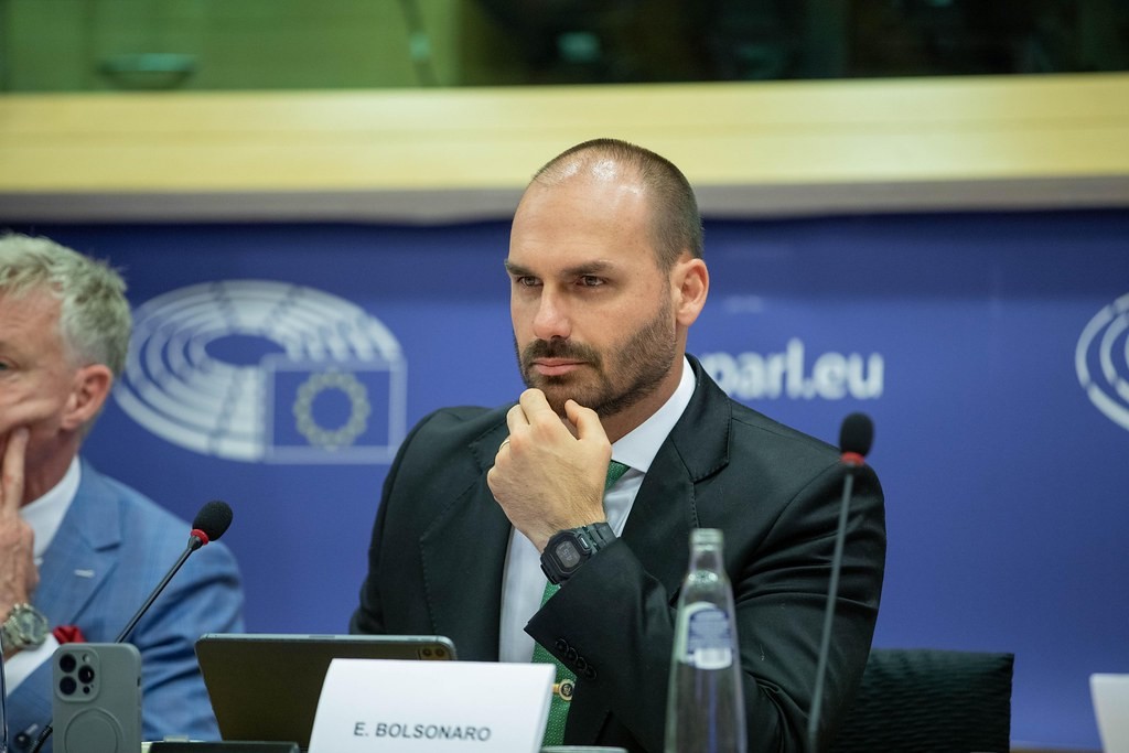 Eduardo Bolsonaro condenado por coação de Justiça - O Assunto #1741