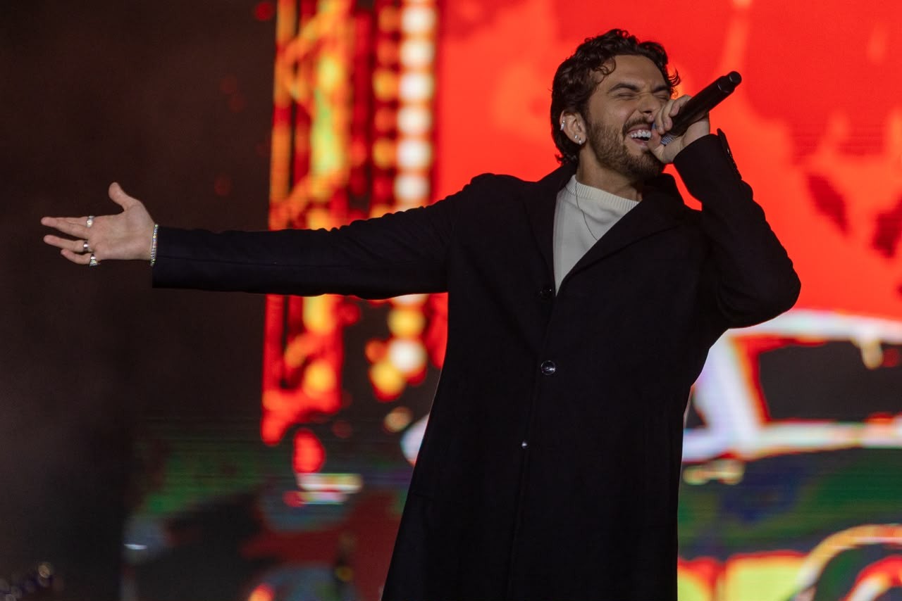 Gustavo Mioto dá bronca e se recusa a mandar áudio para ex de fã durante show em Americana