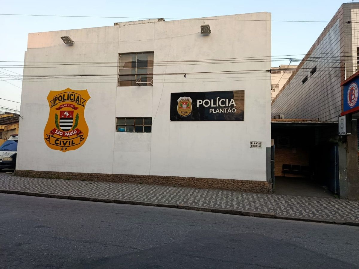 Servente de pedreiro é baleado na nuca por suspeito em bicicleta em São Vicente, SP