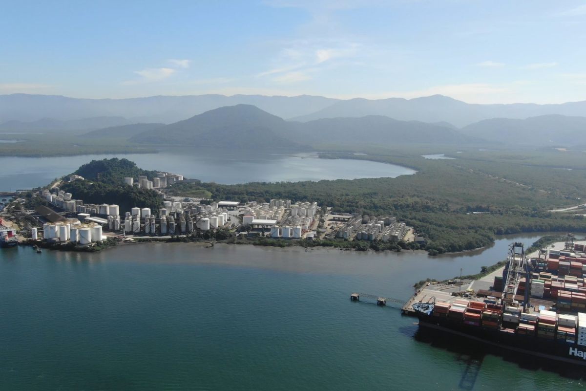 Tripulante filipino é preso suspeito de matar compatriota dentro de navio no Porto de Santos 