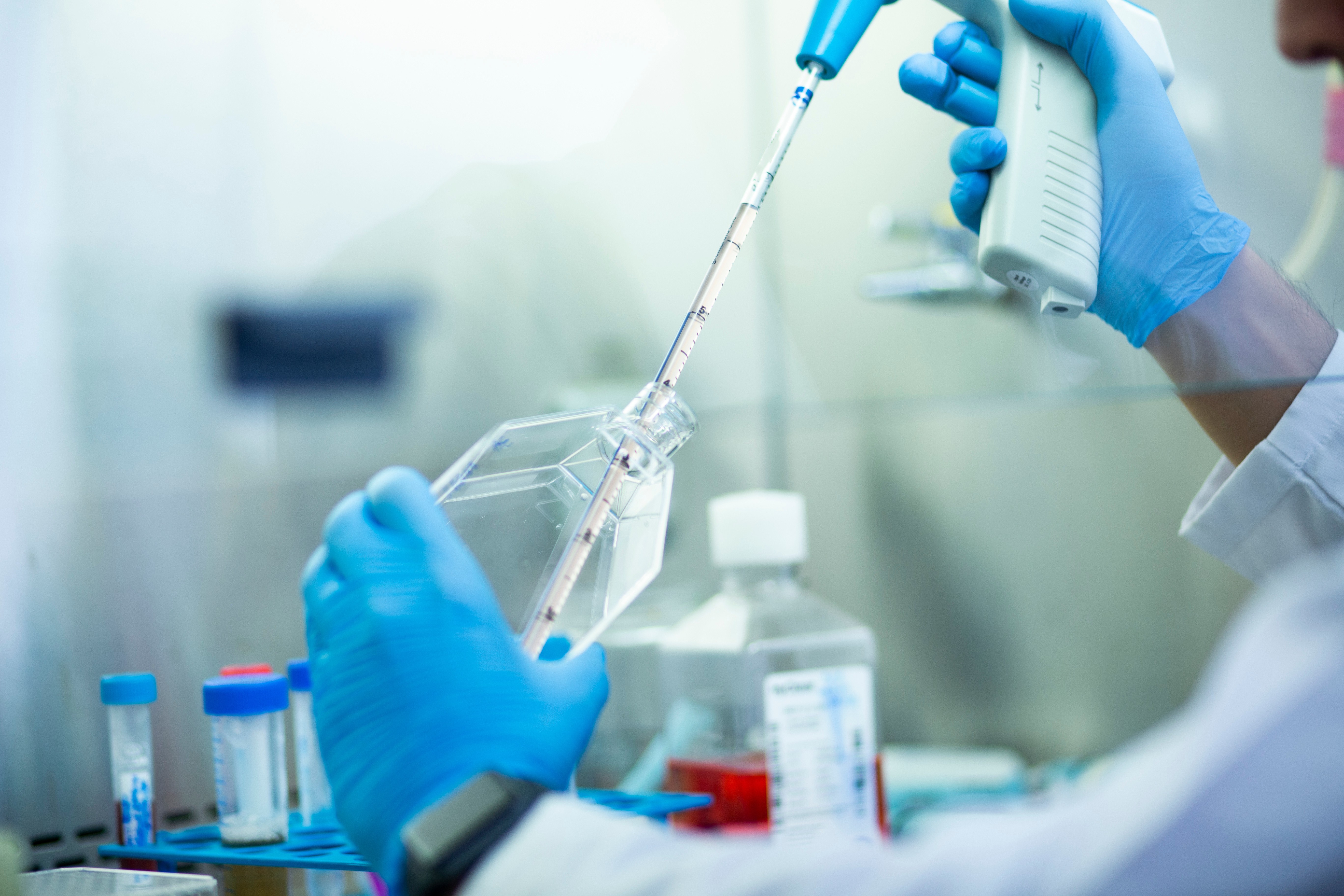 Brasil cria centro para produzir insumos farmacêuticos e reduzir dependência do exterior; projeto não tem prazo nem meta definidos 