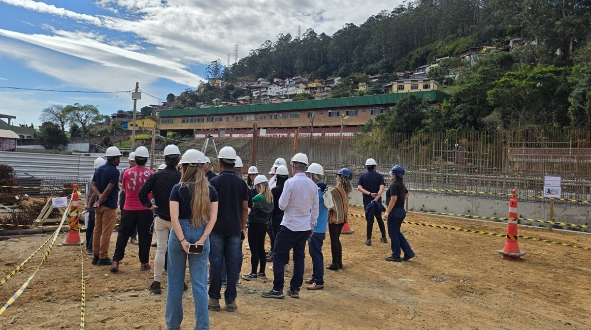 Obras da ETE Itamarati avançam e ampliam tratamento de esgoto para mais de 40 mil moradores em Petrópolis