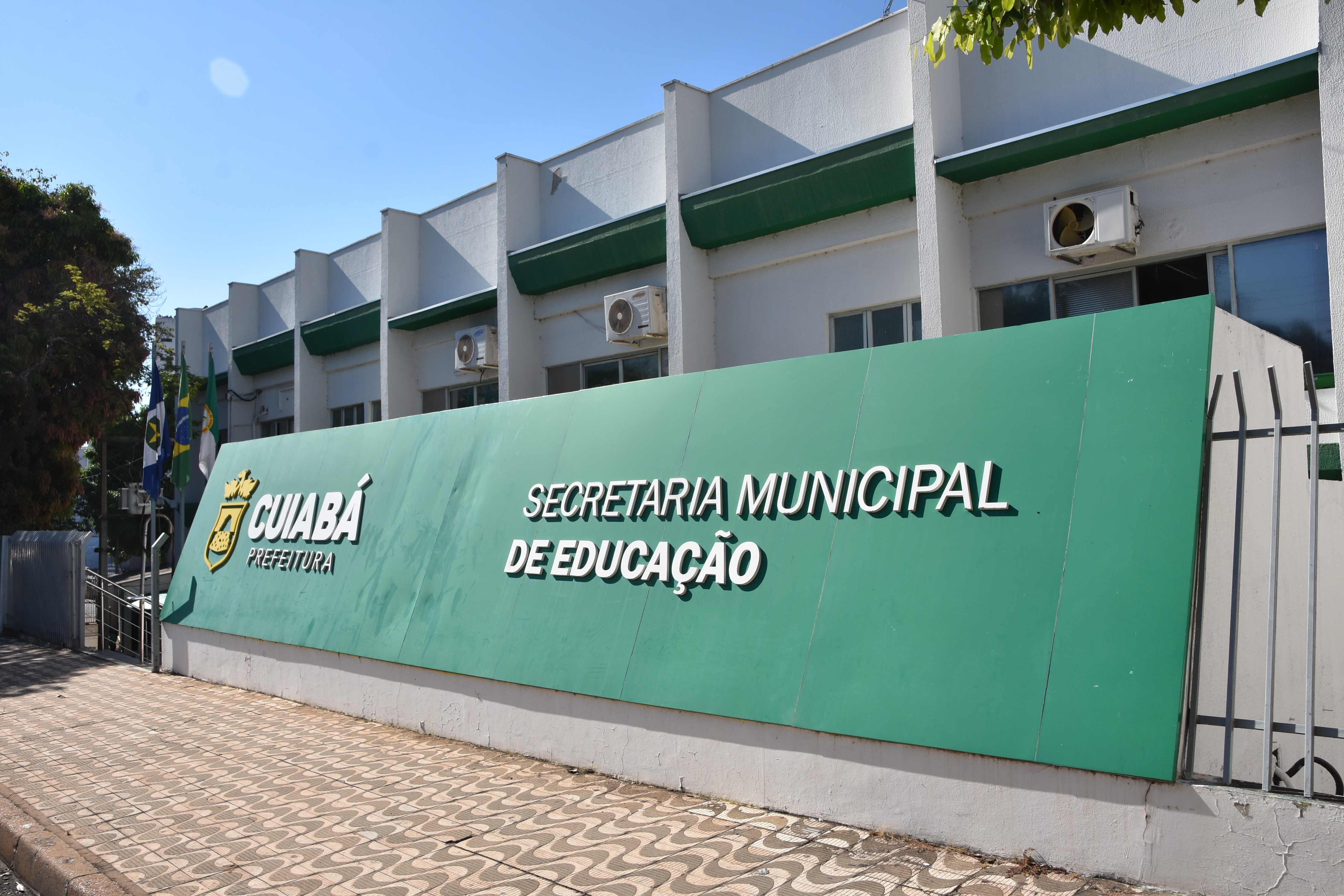 Prefeitura de Cuiabá decreta ponto facultativo para profissionais da educação durante recesso escolar