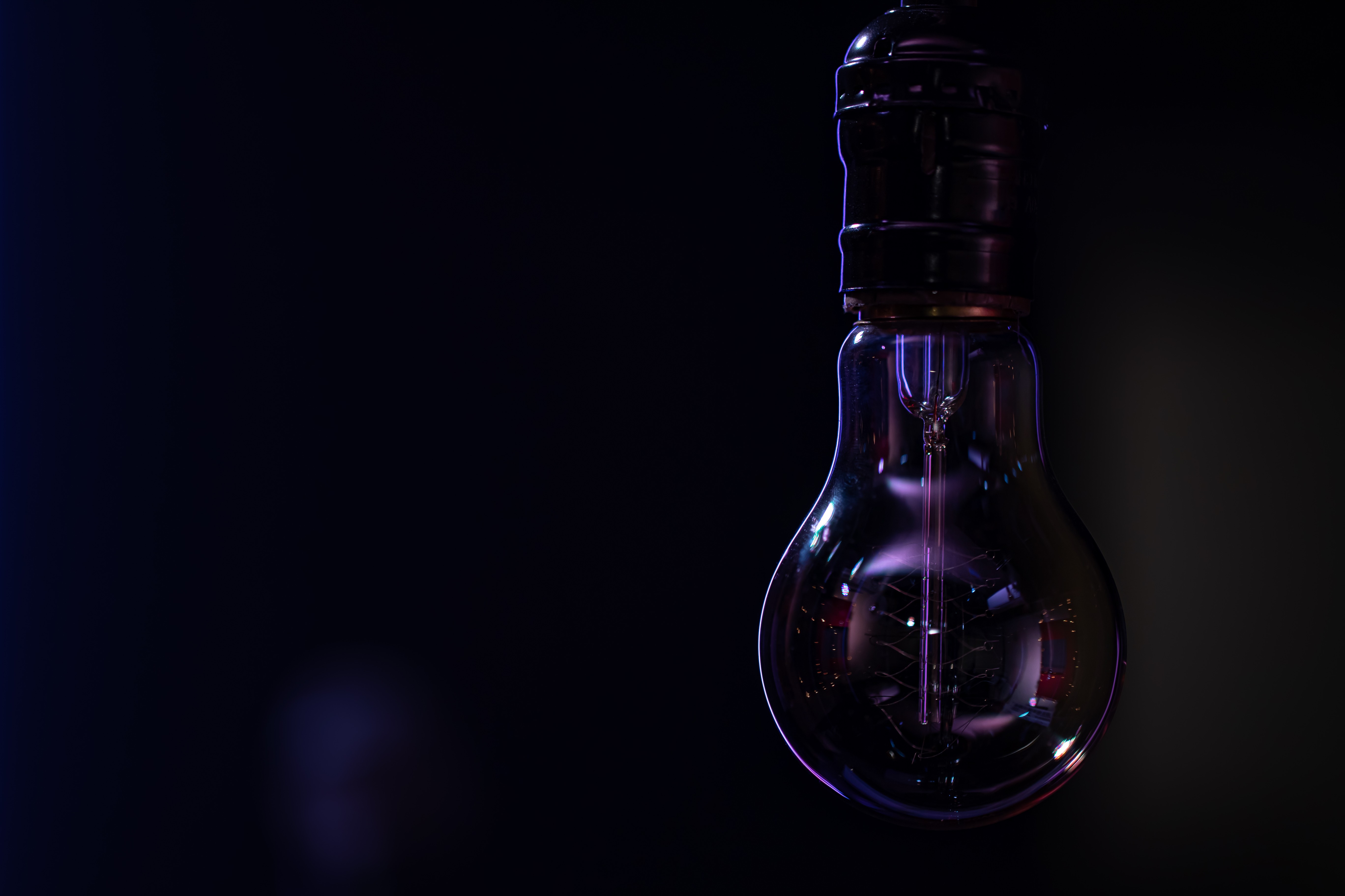 Aumento na conta de luz: na CMM, Âmbar Energia explica reajuste e responde a reclamações