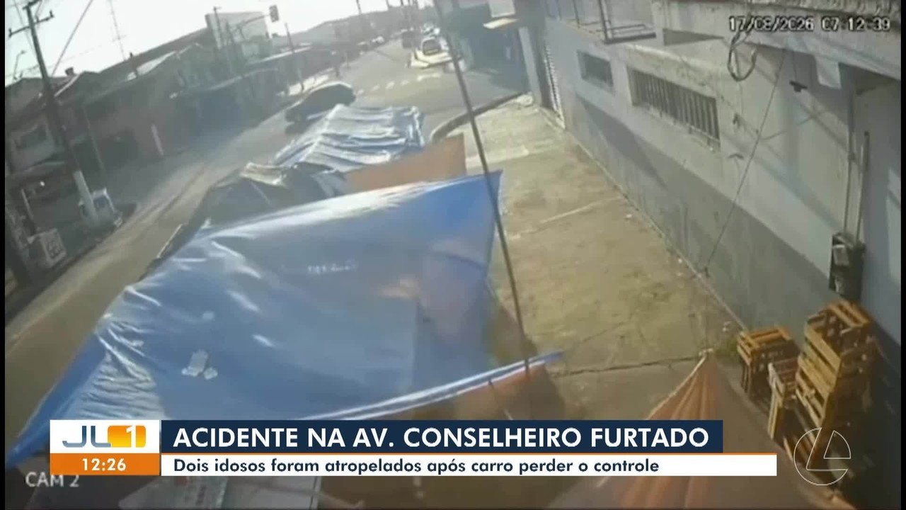 Carro desgovernado atinge feira e atropela feirantes em Belém