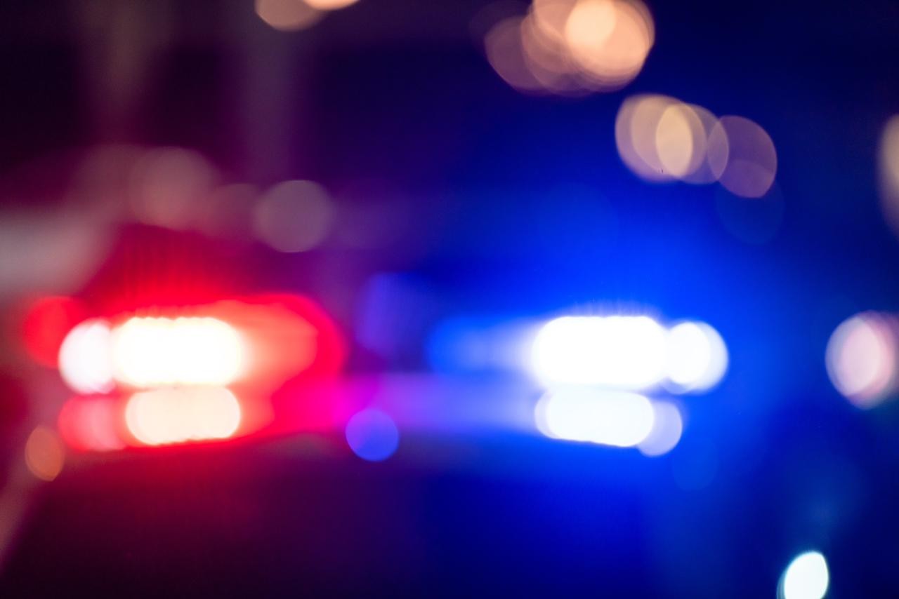 Homem é encontrado morto dentro de casa, com múltiplos ferimentos, em Juiz de Fora