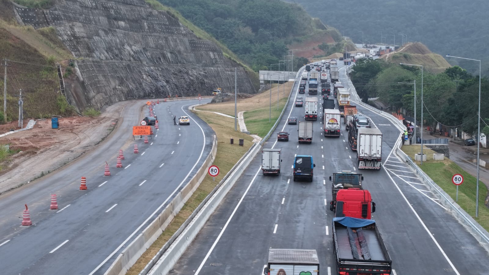 Pista de descida da Serra das Araras será fechada para manutenção neste domingo 