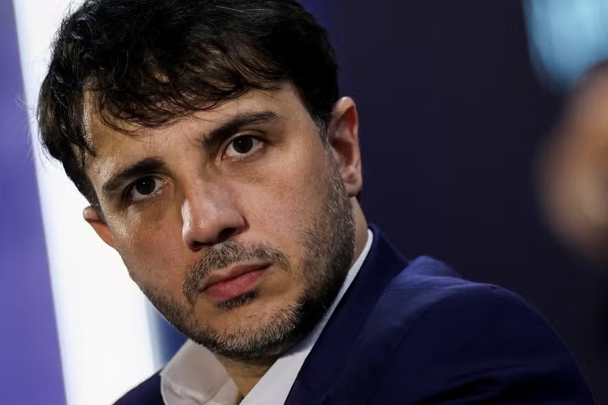 Redes sociais de Renan Santos voltam ao ar após Toffoli liberar campanha digital