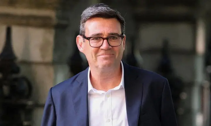Andy Burnham assegura apoio necessário para se tornar novo premiê do Reino Unido