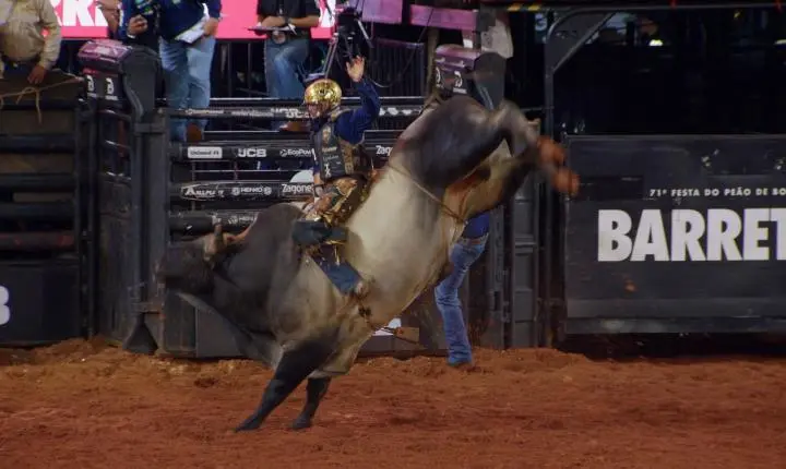 Após estreia frustrante, americano Andrew Alvidrez tem maior nota da 2ª noite do Rodeio Internacional de Barretos