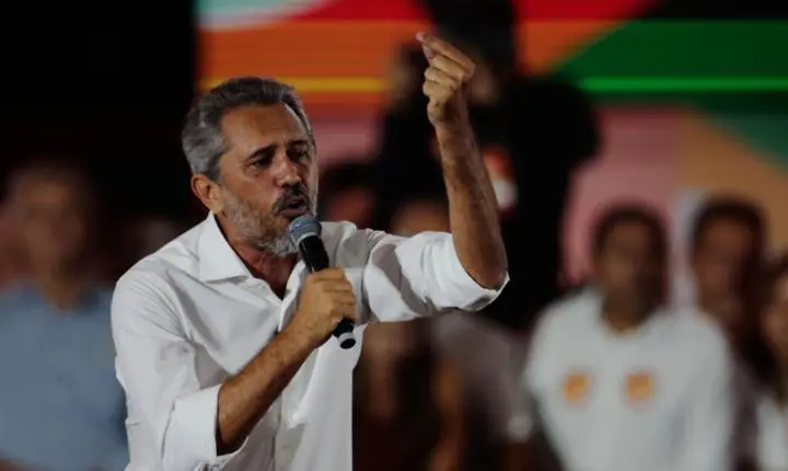 'Aqui é o time da entrega e lá é o time da intriga', diz Elmano sobre adversários em ato de lançamento da candidatura