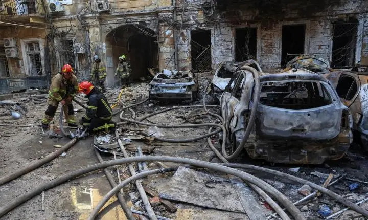 Ataques russos deixam 2 mortos e dezenas de feridos na Ucrânia, diz Zelensky