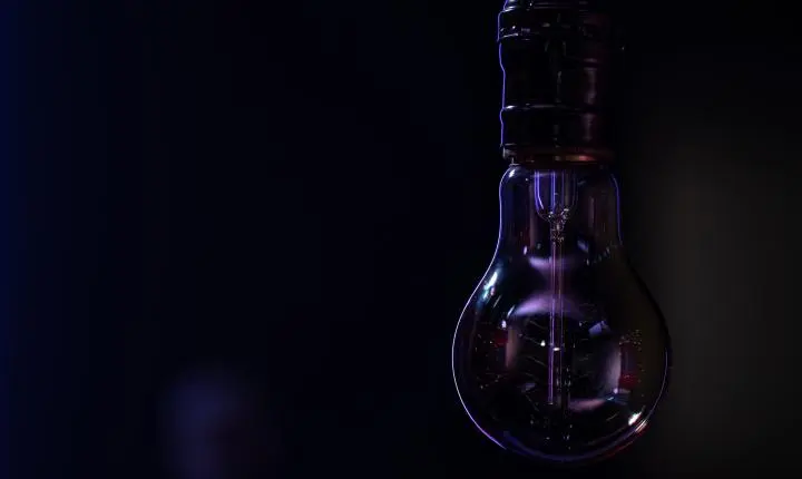 Aumento na conta de luz: na CMM, Âmbar Energia explica reajuste e responde a reclamações
