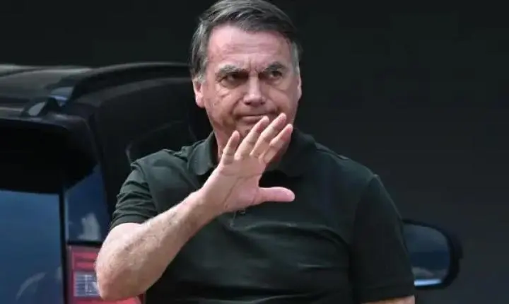 Bolsonaro pode manter armas, mesmo em prisão domiciliar? Entenda o que diz a lei