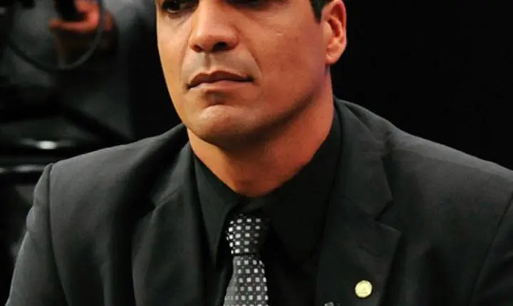 Cabo Daciolo declara R$ 190,7 mil em bens ao TSE; vice Igor Oliveira informa patrimônio de R$ 102,5 mil