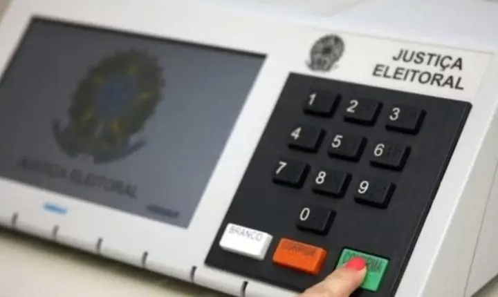 Candidatos ao governo do DF abrem campanha com missas, atos de rua e jogo de futebol; veja resumo do primeiro dia