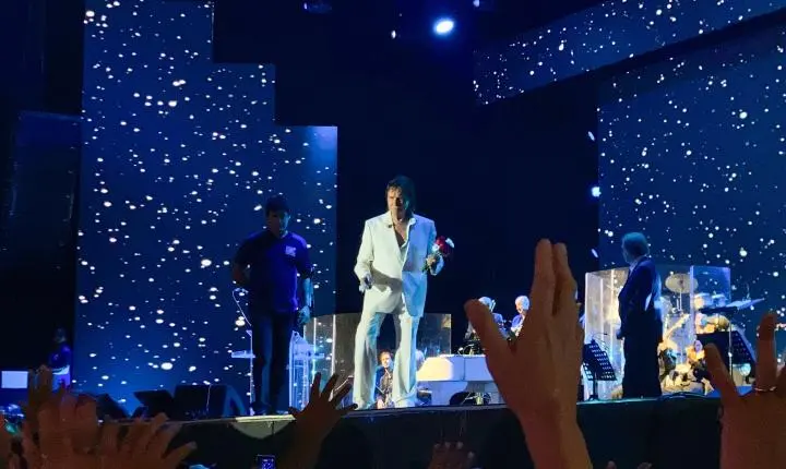 Casal percorre 11 mil km de carro para assistir ao show de Roberto Carlos no São João 2026 de Campina Grande