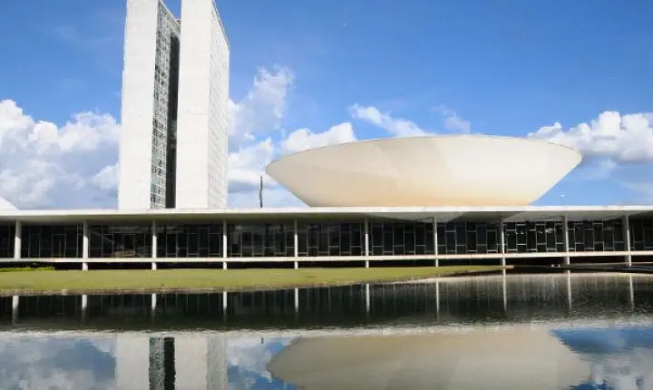 Comissão aprova MP que destina crédito a profissionais do transporte e inclui transporte escolar