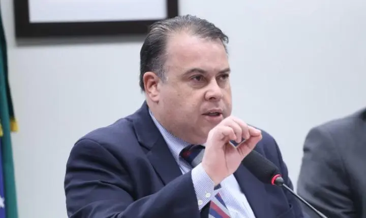 Comissão aprova projeto que cria programa de capacitação digital para pessoas idosas