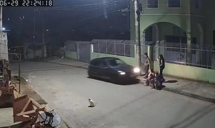 Criança de 4 anos atropelada em Biritiba Mirim segue entubada e respira por aparelhos, diz tia