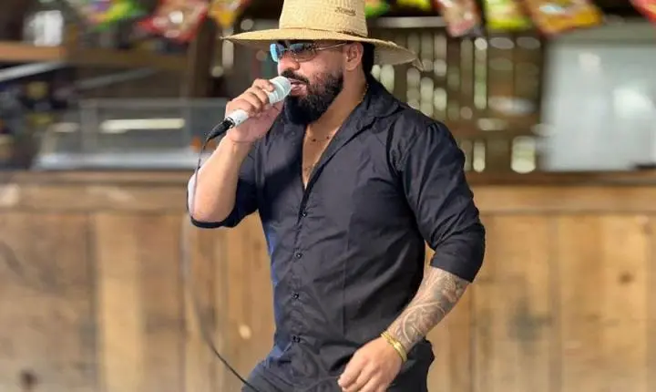 De empresário a cantor: Seresta do Barba estreia na música com EP de sofrência
