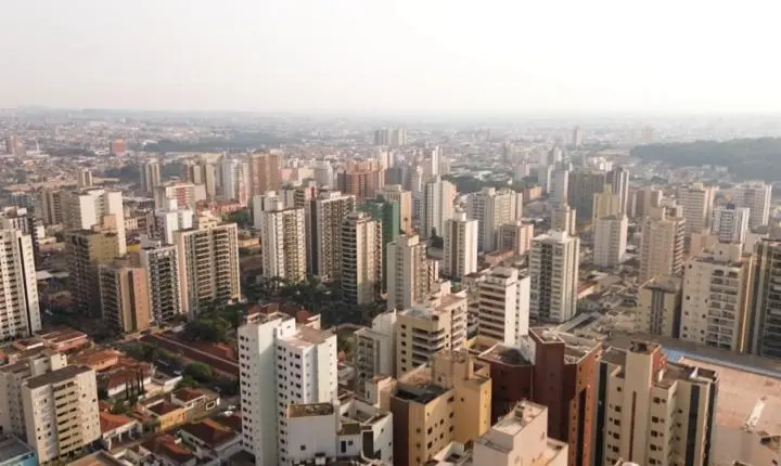 Decreto em Ribeirão Preto proíbe publicidade de 'bets' em espaços de acesso público