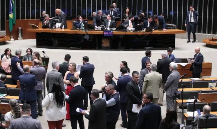 Deputados aprovam projeto que garante direitos para pessoas com diabetes tipo 1; acompanhe