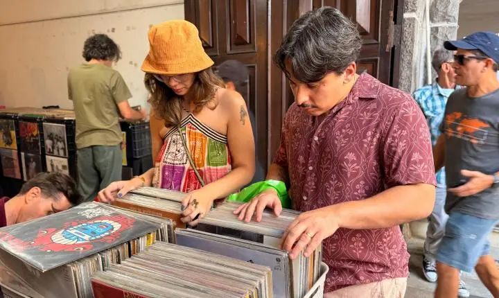 Discos de R$ 10 a R$ 1 mil: feira de vinis reúne milhares de títulos em BH
