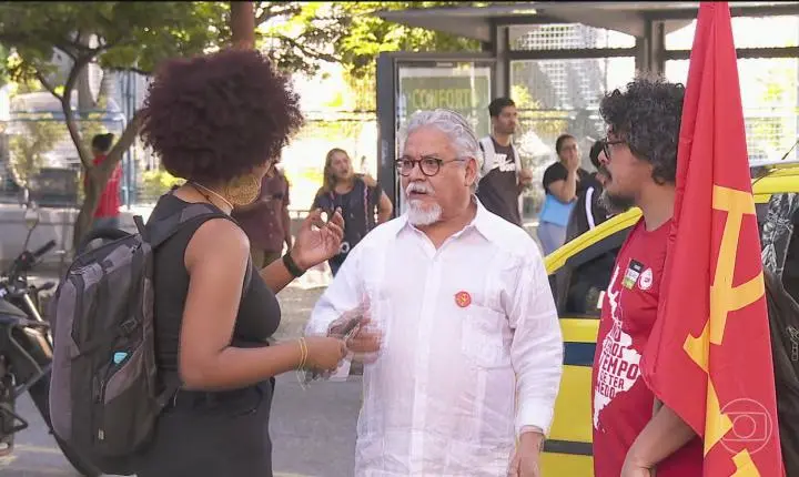 Edmilson Costa, candidato do PCB à Presidência, faz campanha no Rio
