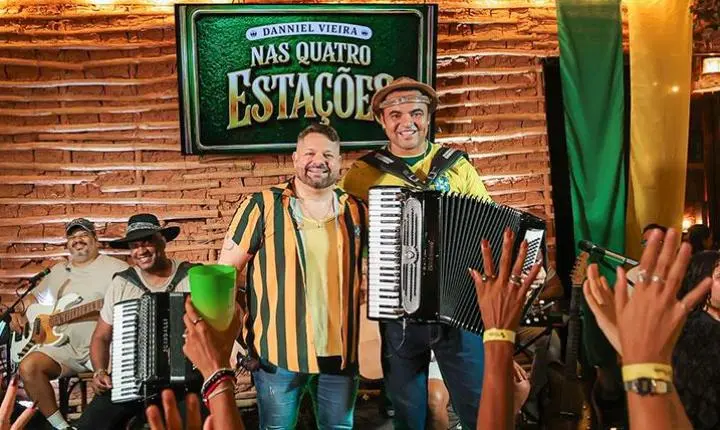 Em cima do palco: Assim o cantor Danniel Vieira comemora mais um ano de vida