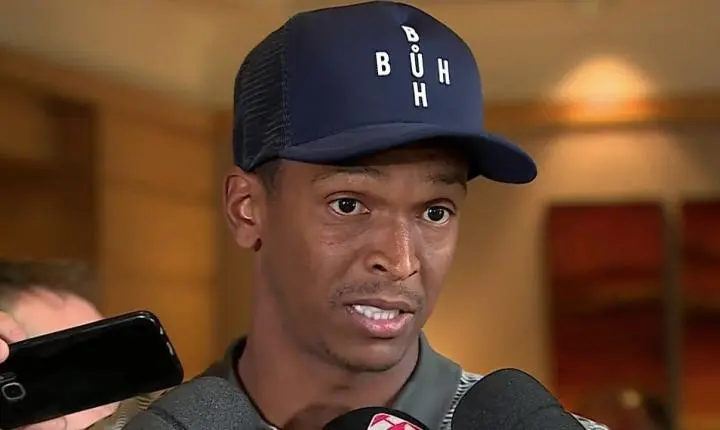 Ex-jogador Jô é preso em boate de BH por dívida de pensão alimentícia