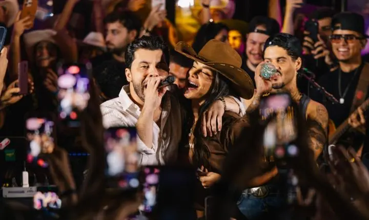 Gabriela Versiani acompanha Murilo Huff em participação no show de Zé Felipe no camping de Barretos