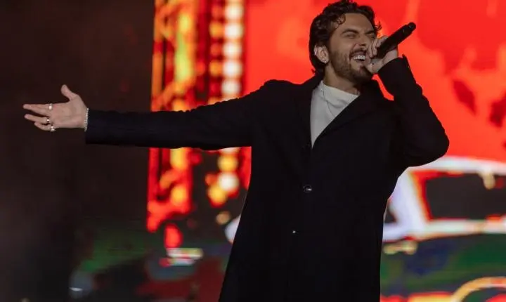 Gustavo Mioto dá bronca e se recusa a mandar áudio para ex de fã durante show em Americana