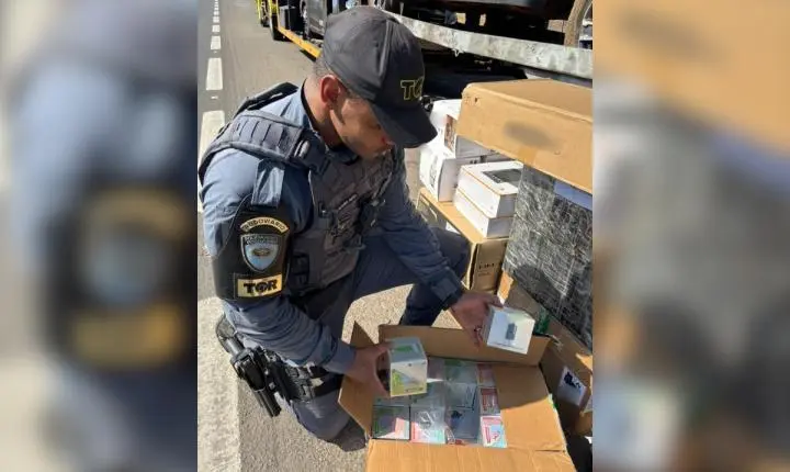 Homem é preso com 3,6 mil cigarros eletrônicos em caminhonete transportada por caminhão-cegonha no interior de SP