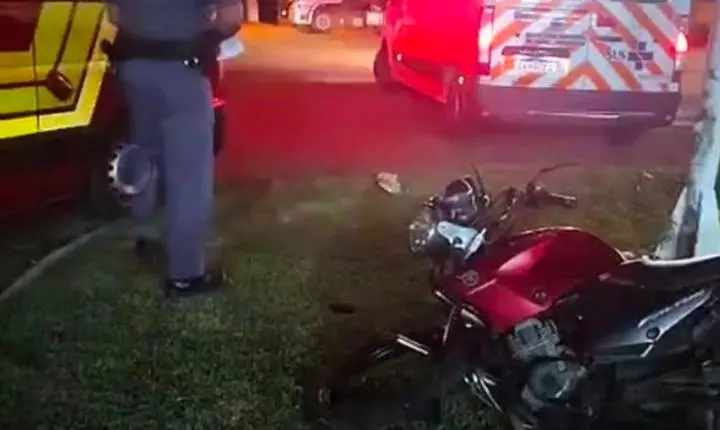 Homem morre após bater motocicleta contra poste em Indaiatuba