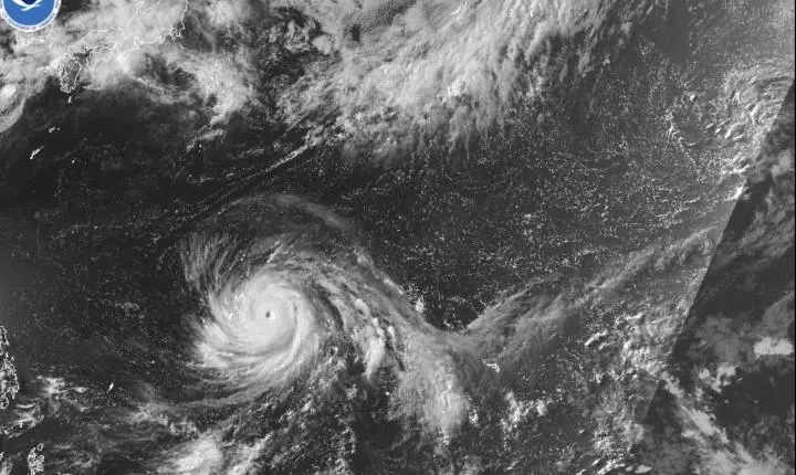 Imagem de satélite mostra supertufão se aproximando de ilha americana no Pacífico
