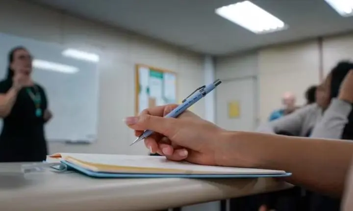 Inclusão de educação financeira nos currículos dos ensinos fundamental e médio avança no Senado