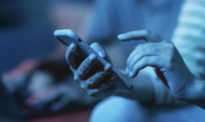 Influenciadora de Ipatinga é condenada a indenizar jovem após ofensas nas redes sociais