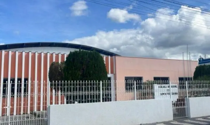 Justiça manda Câmara de Santa Teresinha enviar projetos aprovados ao prefeito em até 48 horas