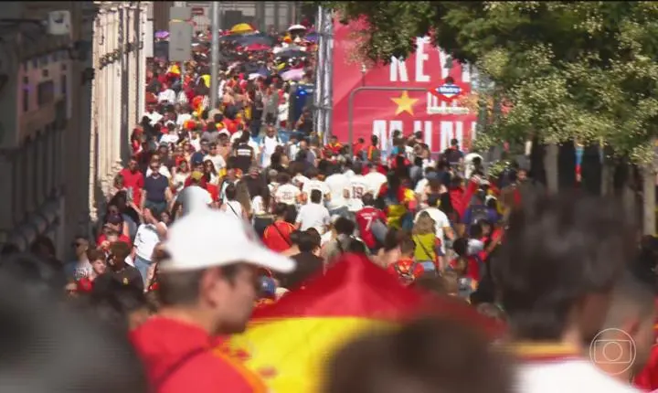 Milhões tomam as ruas de Madri para comemorar o bicampeonato mundial da Espanha