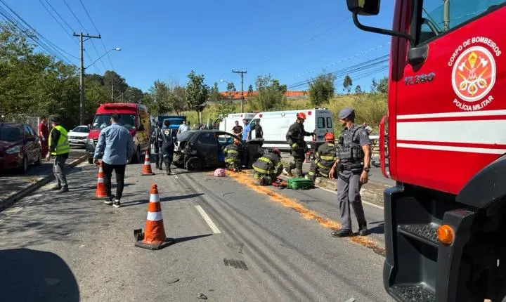 Motociclista morre após acidente entre 4 veículos em avenida de Várzea Paulista