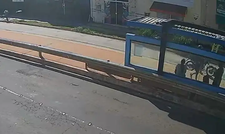 Mulheres são assaltadas em ponto de ônibus em Campo Grande; veja VÍDEO