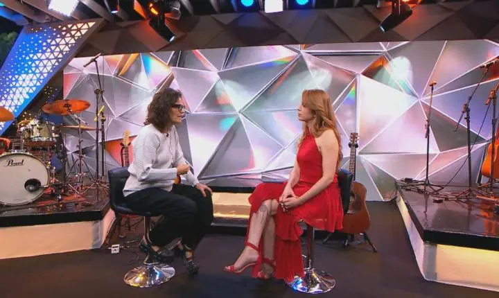 Os sucessos de Zélia Duncan no palco do Fantástico