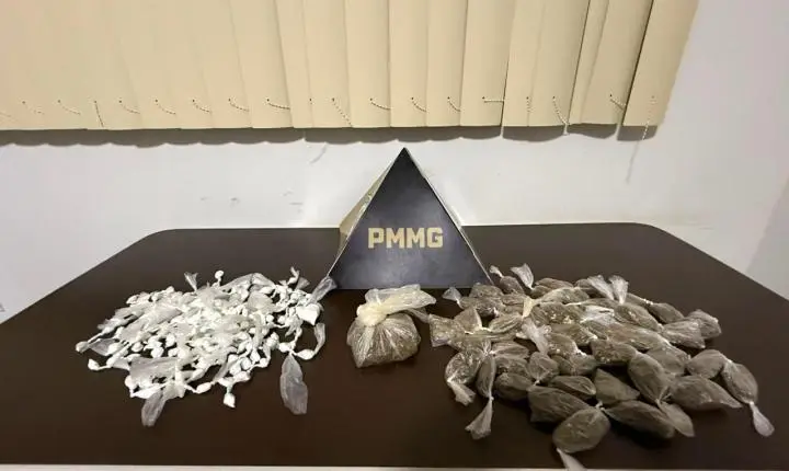 PM intercepta carro com drogas e três pessoas são detidas em Conselheiro Pena
