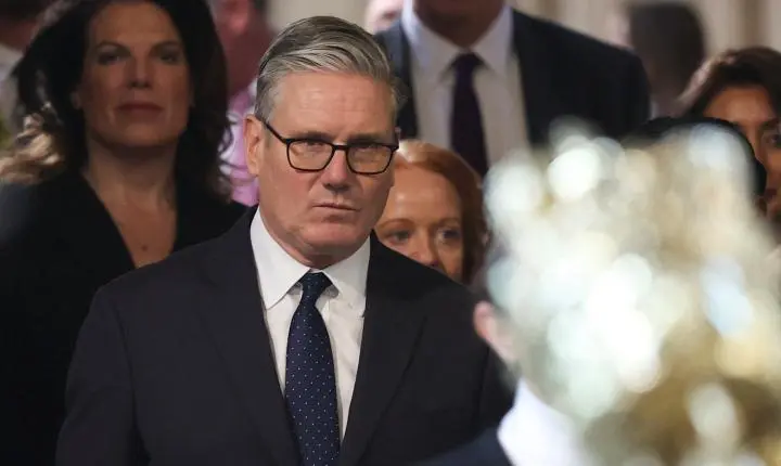 Primeiro-ministro do Reino Unido deve renunciar na segunda (22), diz jornal britânico